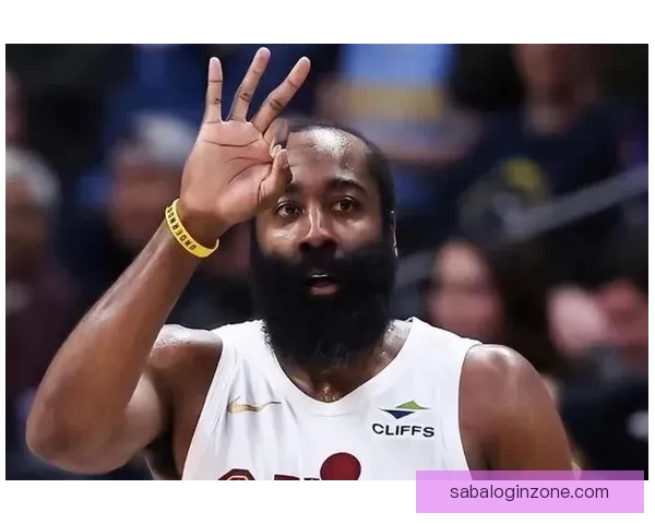 阿伦复出带来全新变化 双塔联手骑士攻守无懈可击 哈登17+14助攻助力全队